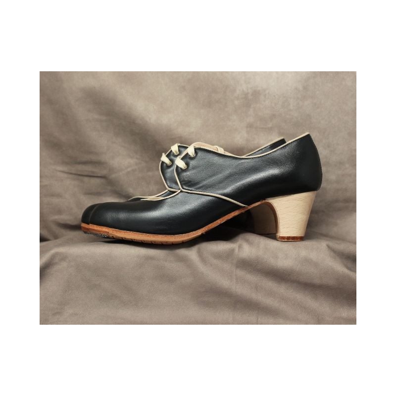 Tientos 36 A Leather Negro Clásico Barnizado R. Biege